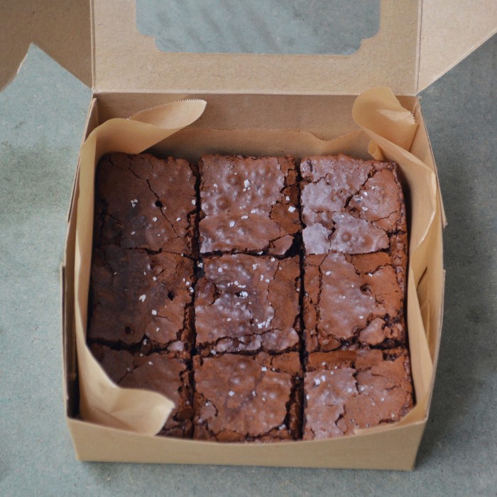 

Browned Butter Sea Salt Brownie - Gluten Free - Brownies Panggang - GRAB & GOSEND