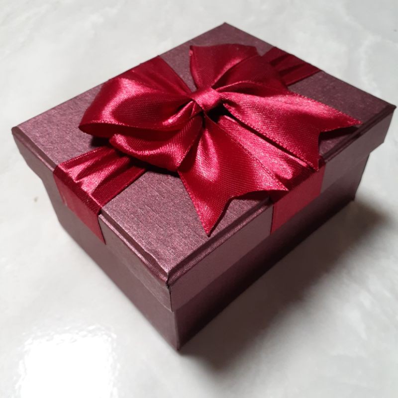 GIFT BOX MERAH HATI PITA MAROON