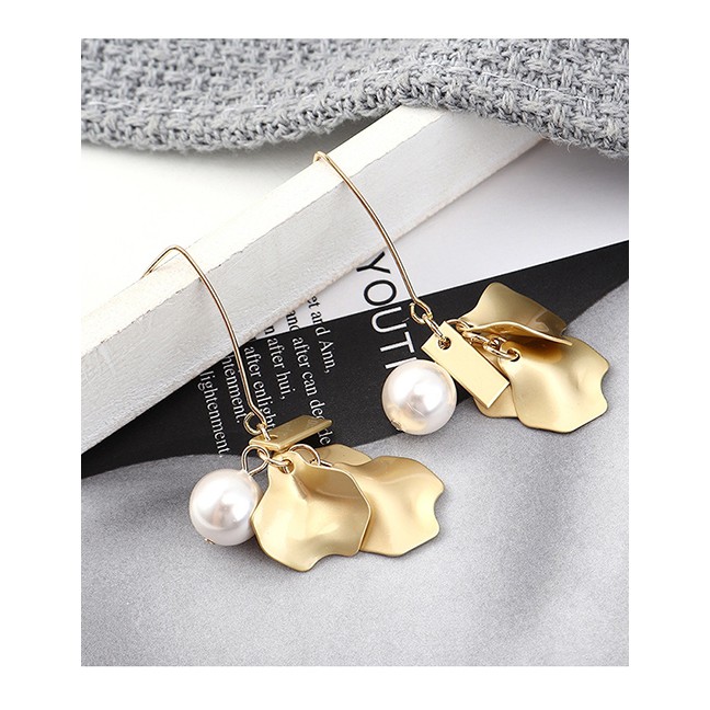 LRC Anting Tusuk Fashion Gold Plated Gold Small Lotus Leaf Pearl Earrings Y62793