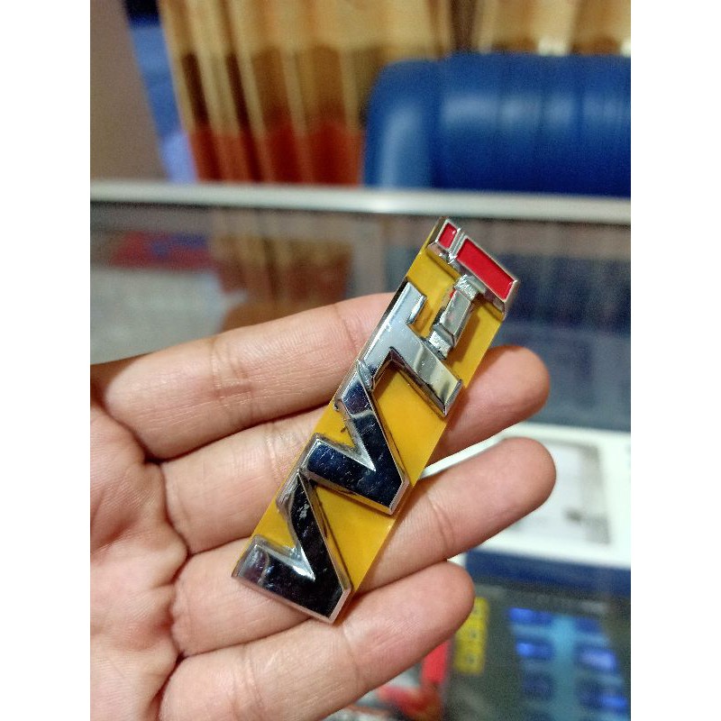 Emblem vvti atau dual vvti