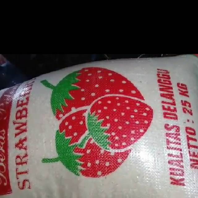 Beras strawberry, mentik wangi dan DM Gold  repack 500 gram (1/2 kg)