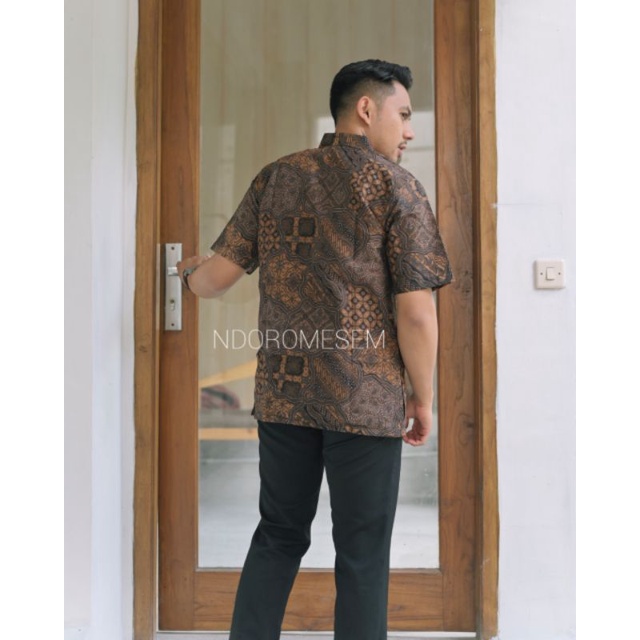 Batik Sekarjagad sogan katun halus lengan pendek furing