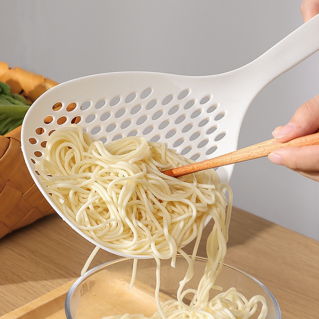 Non-slip Round Porous Strainer Drain Scoop / Vegetable Strainer Cooking Shovels