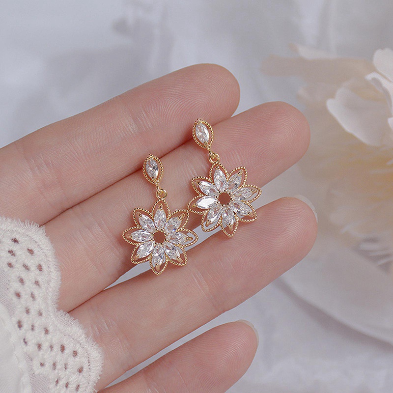 Gold Plated Dainty Korean Daisy Sunflower Earrings For Women Bling AAA Zircon Flower Stud Earrings Wedding Jewelry Bijoux Gift