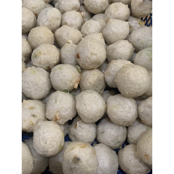 Pempek ikan isi 25 pcs varian campur.