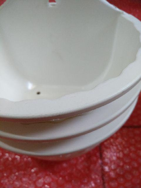 Pot Bunga Tembok Putih 19cm - Putih