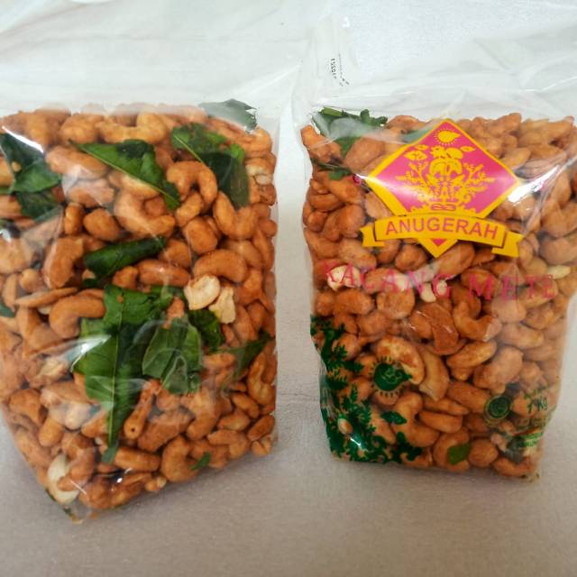 

Kacang mete dan kacang thailand