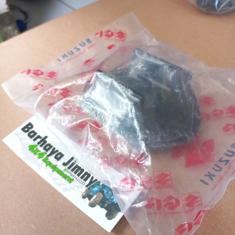 MOUNTING TRANSMISI JIMNY KATANA KARET BANTALAN PERSENELING