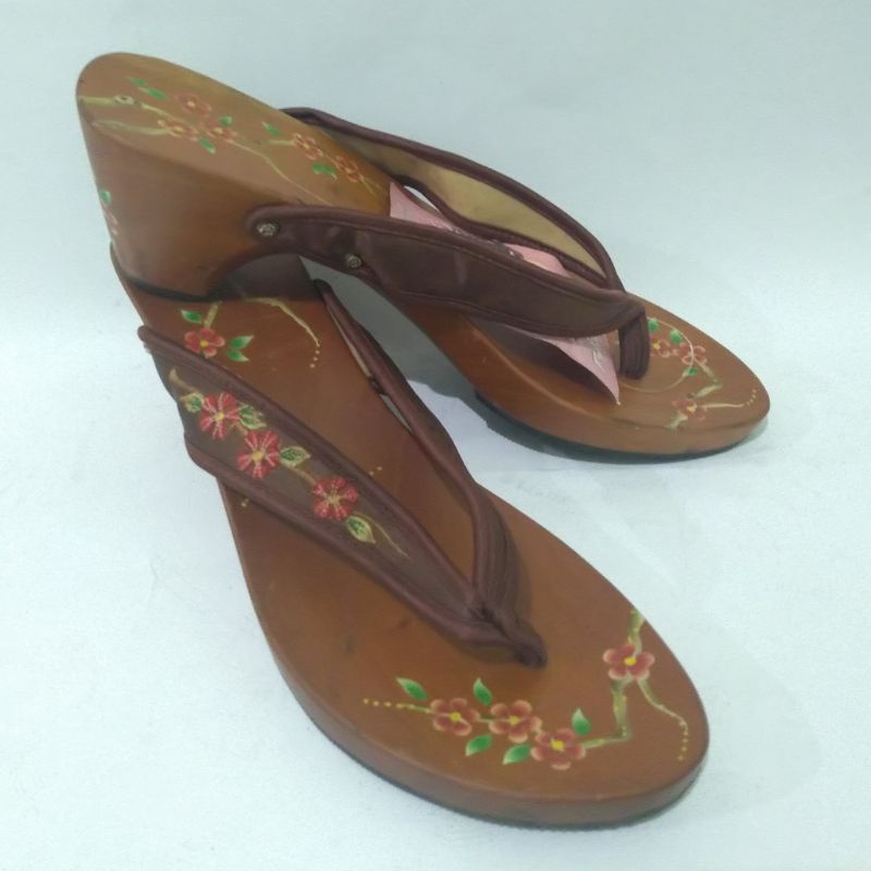 Sandal Wedges Kayu Wanita