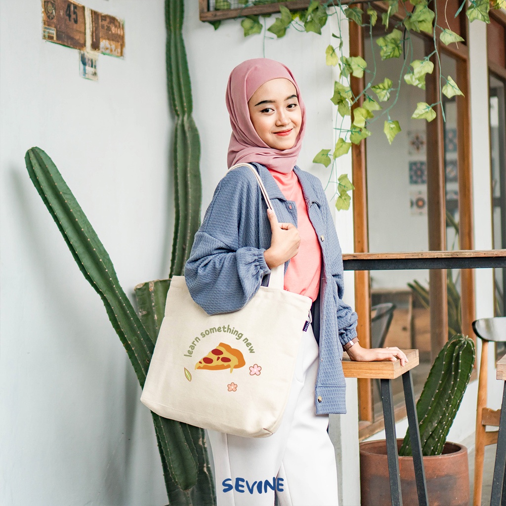 Sevine Tote Bag Kanvas Emily Resleting Kantong Tas Laptop Wanita Sekolah Fashion Totebag Kerja Quotes Foods Aesthetic - RA