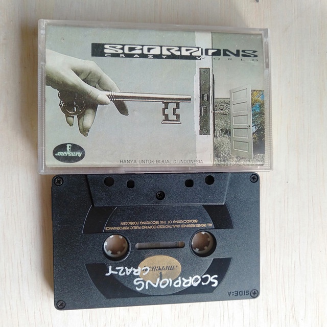 Kaset SCORPIONS Crazy World