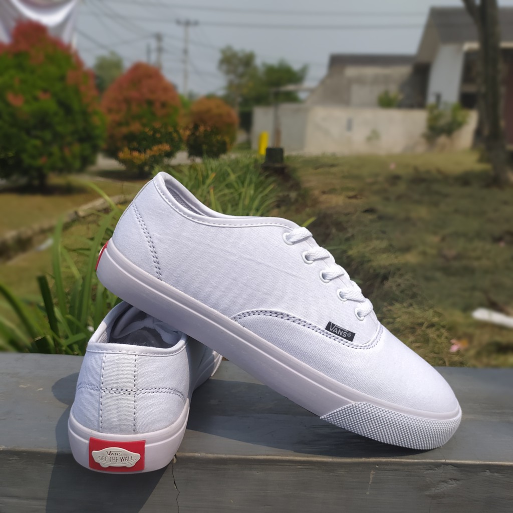 SEPATU VANS AUTHENTIC FULL WHITE