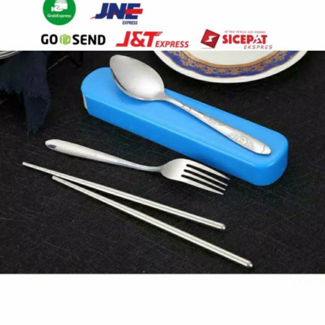 Cutlery Set Stainless Sendok Garpu Sumpit / Set Alat Makan Portable