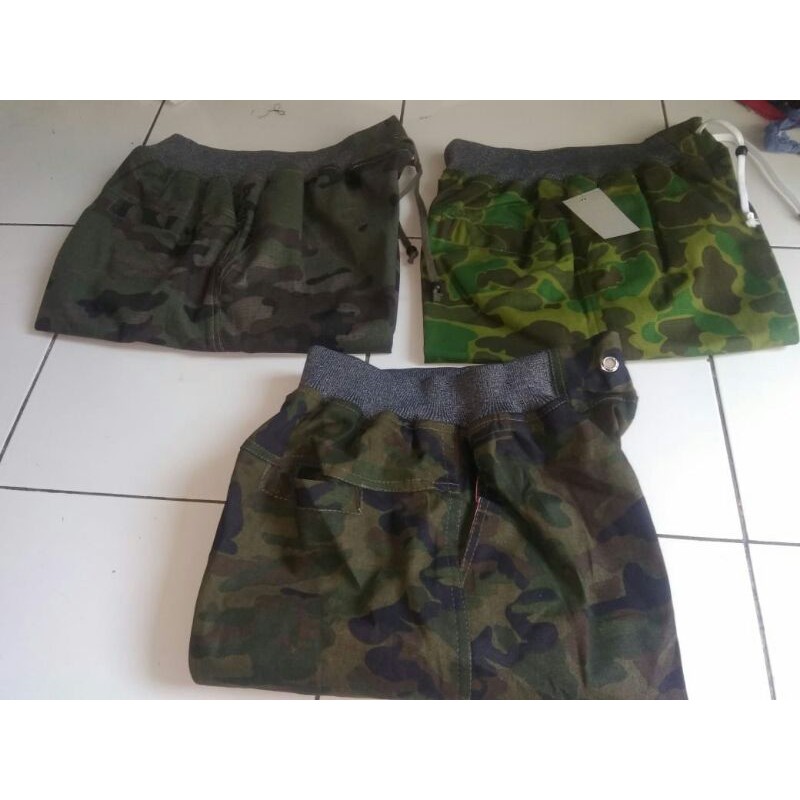 celana pendek motif army doreng