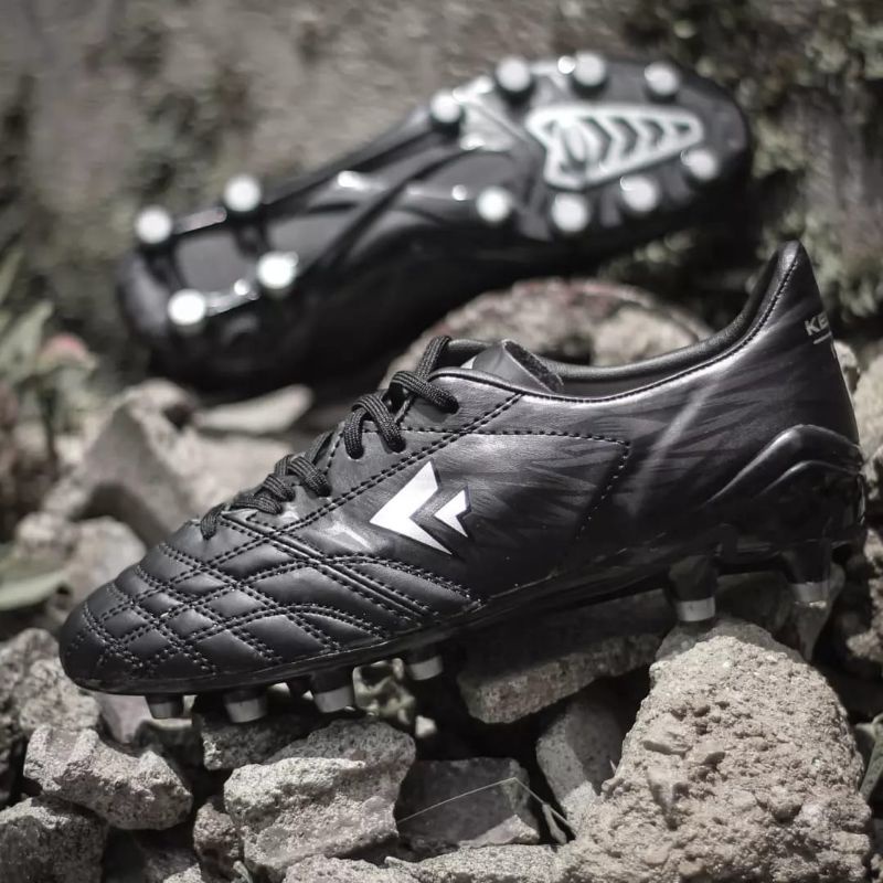 Sepatu Bola Sevspo Garuda z7 Hitam Black