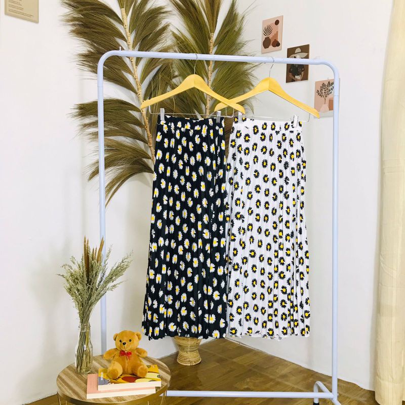 ROK PLISKET BUNGA DAISY / ROK PLISKET PREMIUM / ROK WANITA-Daisy hitam besar