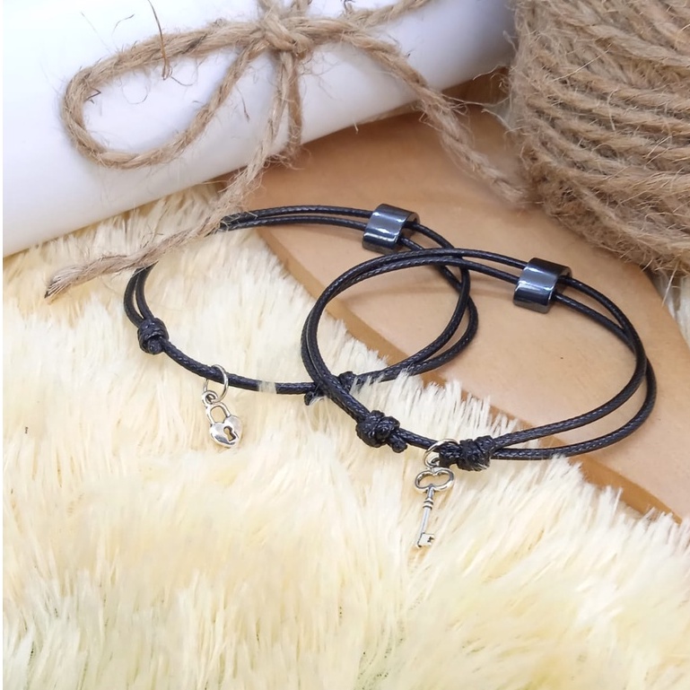 Gelang Couple Magnet Gembok Kunci