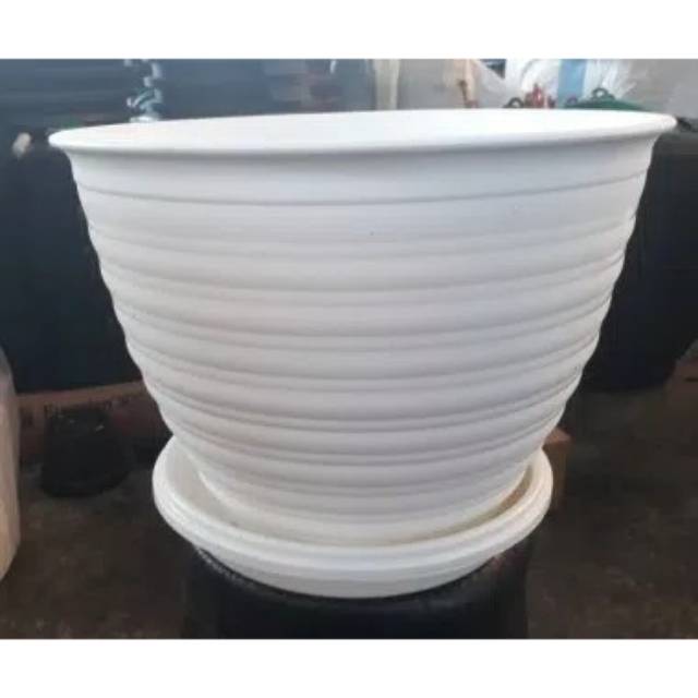 Pot bunga tawon putih 30cm + tatakan putih