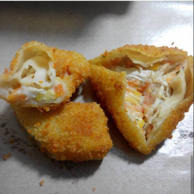 

Risolles Ayam Suwir Pedas 1box isi 10pcs