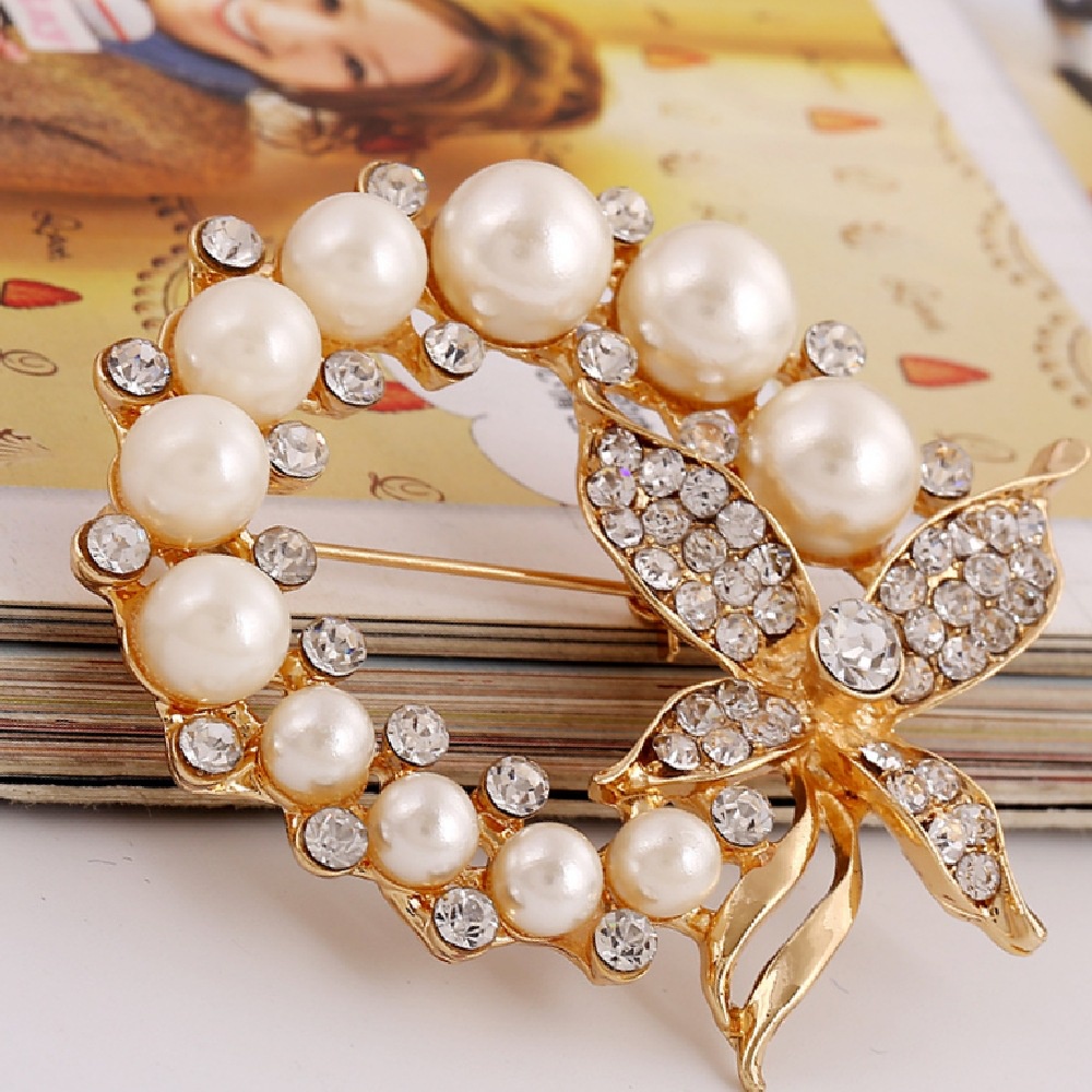 [ 1Pc  Pearl and Rhinestone Circle Brooches Butterfly Brooch Pins ] [ Party Wedding Jewelry Gifts ]