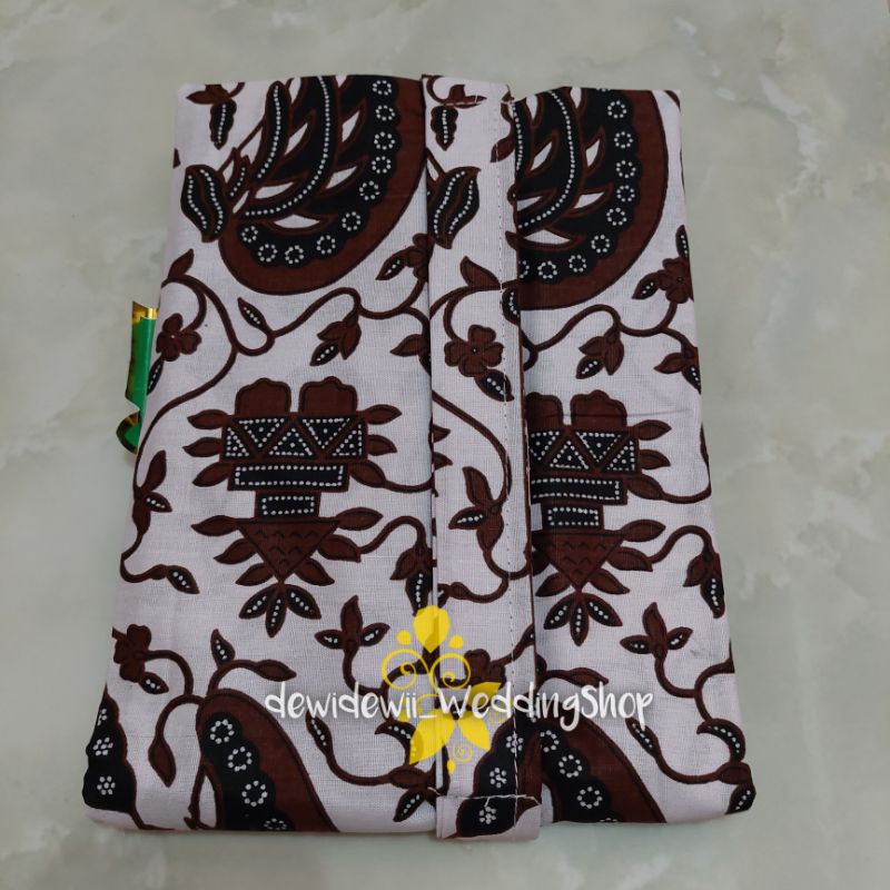 [1 Set] Kebaya Kutubaru + Jarik Instan / Motif Sido Asih Gede