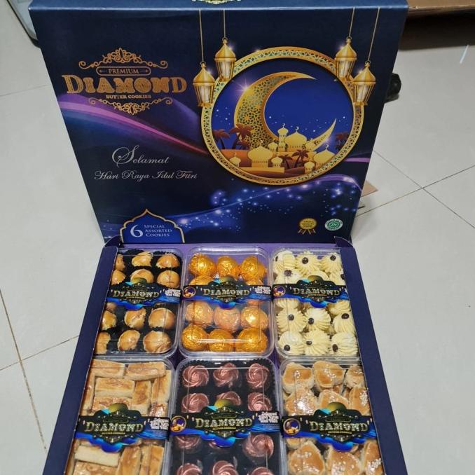 

PAKET KUE KERING DIAMOND PARCEL KUE LEBARAN PREMIUM