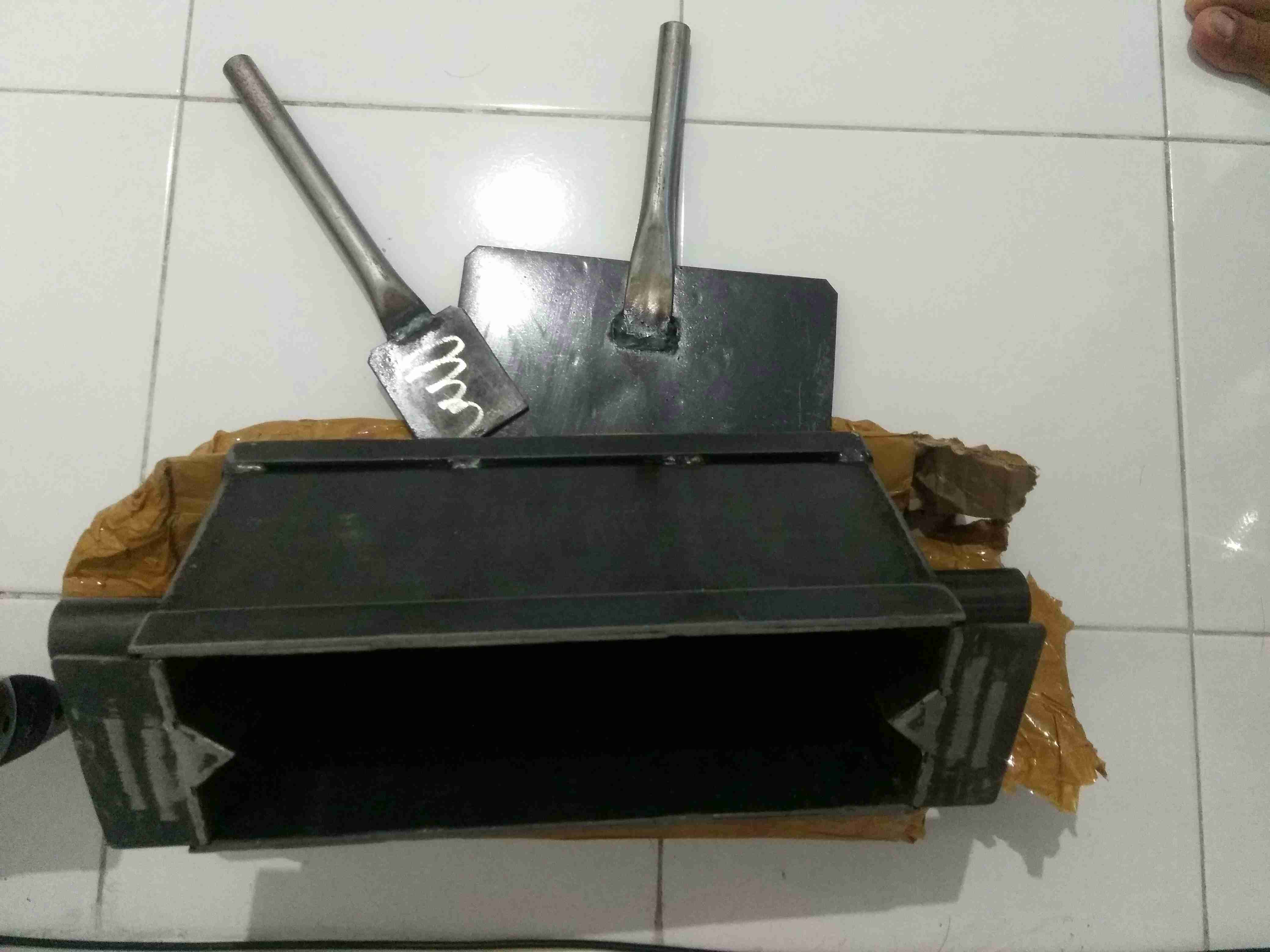 Cetakan Batako Model Engsel Ukuran 30-10-15