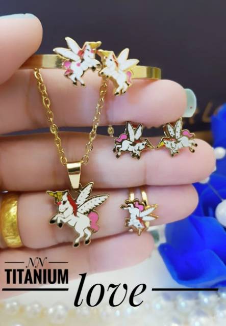 Titanium set perhiasaan 3010k