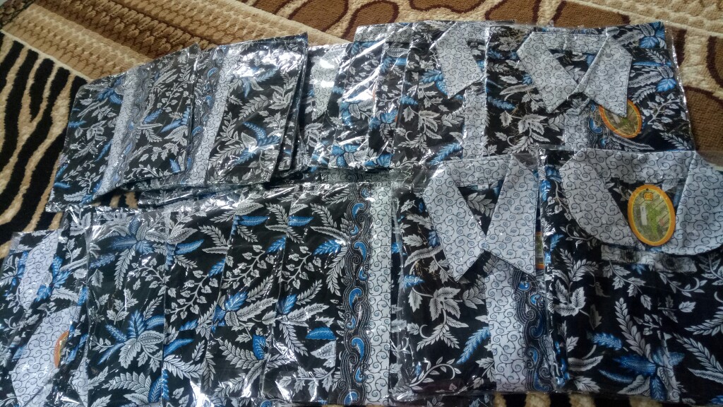 Batik Couple Seragam M L Xl Xxl Atasan Batik Wanita Pria Motif Blarak Biru