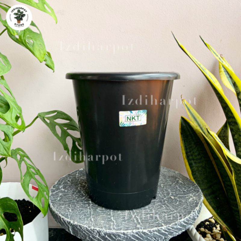 pot bunga tanaman tinggi nkt tower hitam 21cm - NKT TOWER 21 HITAM