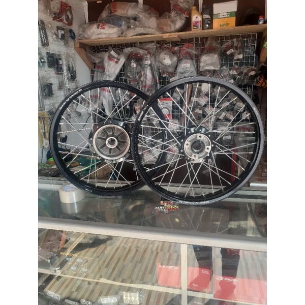 VELG SCARLET RACING RING 18 160 185 HITAM GELOYS