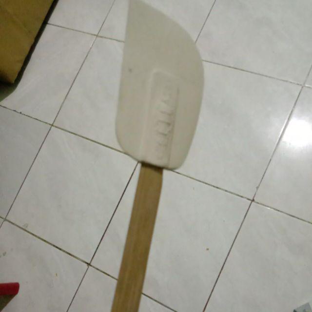 Spatula Karet Gagang Kayu