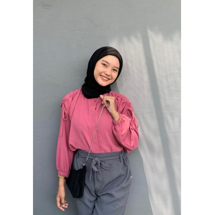 Lora Blouse Serut Crinkle Wanita - Blouse Tali Serut - Blouse Serut Tangan -  Kemeja Serut Crinkle Airflow - Kemeja Katun Oversized Serut Depan - Helwa Shirt Kemeja Serut Crinkle Airflow - Atasan Wanita Lengan Panjang - Misty Blouse Serut