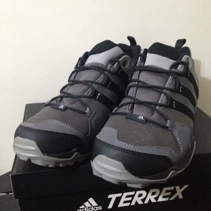 Sepatu Outdoor Adidas Terrex AX2R Grey Black BB1979 Original BNIB Sepatu Outdoor Adidas Terrex AX2R Grey Black BB1979 Original BNIB