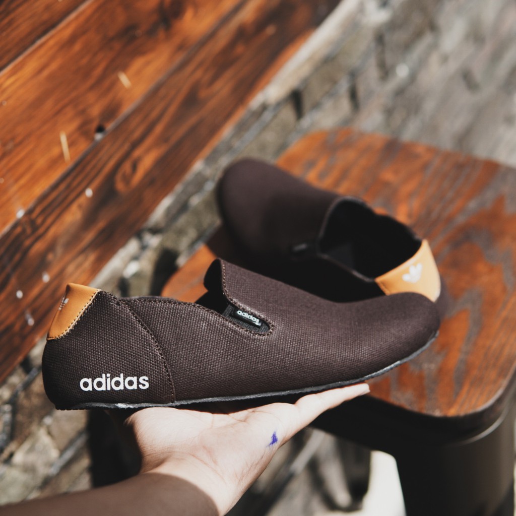 Sepatu Slip On Pria Terbaru Adidas Simple Casual Santai Formal Outdoor termurah
