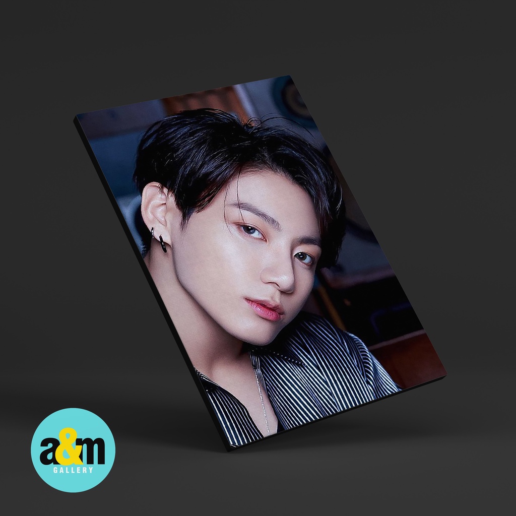 Poster Kayu Jungkook BTS Kim Hiasan Dinding Kamar K-POP I Pajangan Dinding Kamar K-POP Wall Decor Kamar - A&amp;M