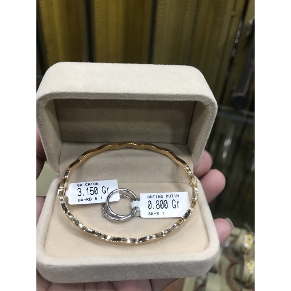 gelang cartier gelombang D:6cm 3.15gr 6k-rb+anting putih gipsi 0.8gr 8k-r