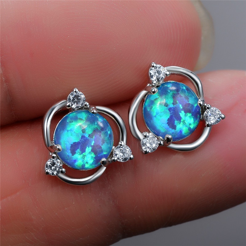 Hadiah Tahun Baru untuk kekasih anting-anting opal putih bulat kecil