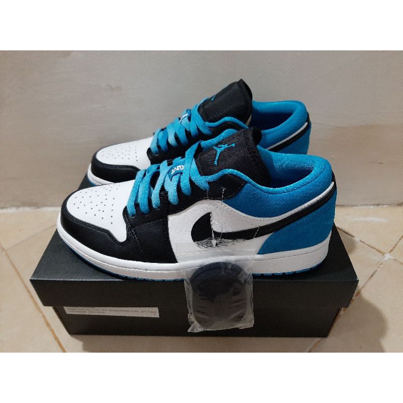 Air Jordan 1 Low SE Laser Blue
