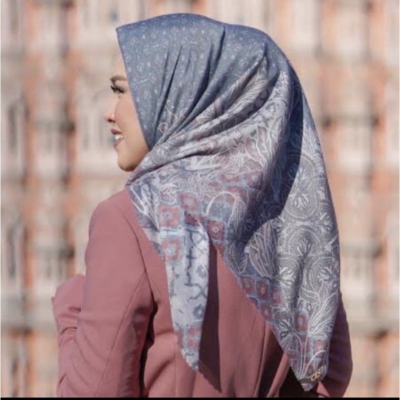 Preloved Maharani Dhusar Buttonscarves