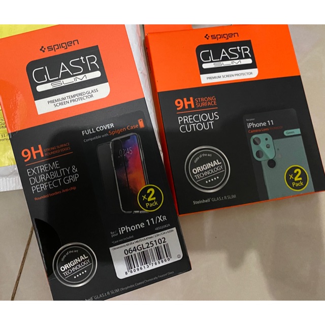 Set Premium Tempered Glass dan Screen Protector Camera IPhone 11 Tosca Merk Spigen