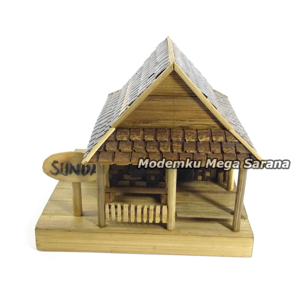 Miniatur Rumah Adat Sunda Dari Bambu