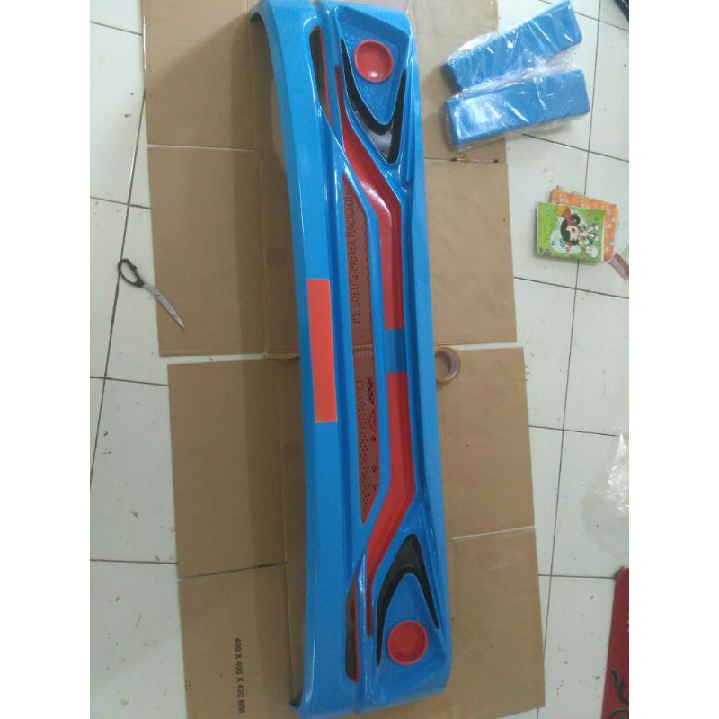 Bumper Depan L300