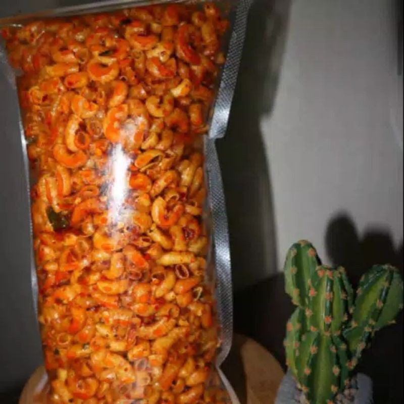

MACARONI/pedas asin daun jeruk/100grm