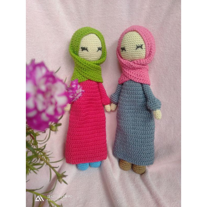 Boneka rajut amigurumi hijab doll