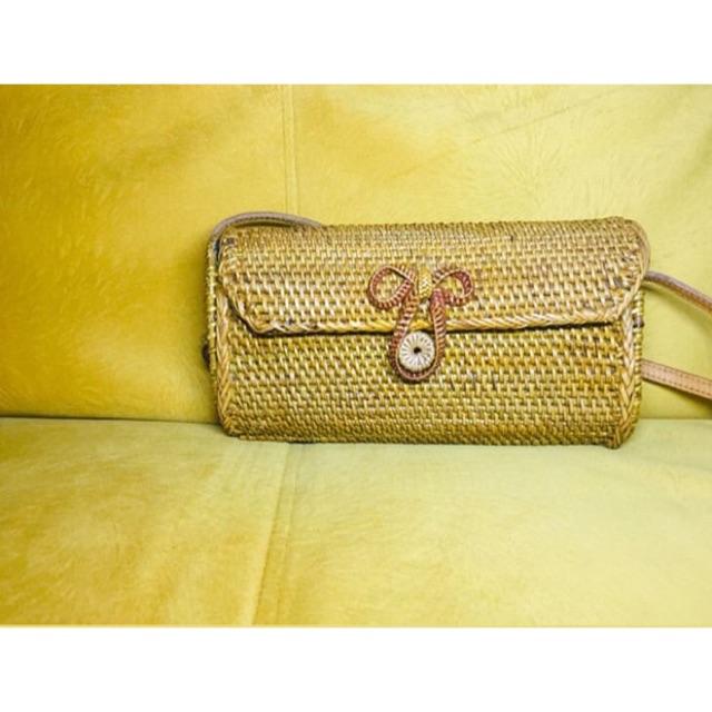 Tas kotak rotan