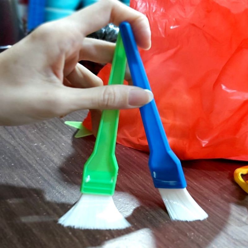 KUAS KUE PLASTIK  BAHAN NYLON SERBAGUNA