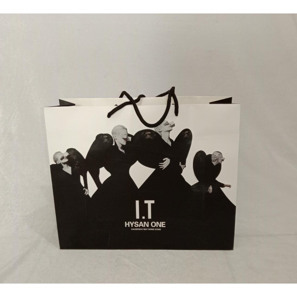 PAPERBAG MOTIF I.T HYSAN ONE WANITA#158