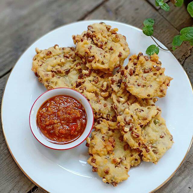 

Gorengan Rarawuan garing oleh oleh bandung