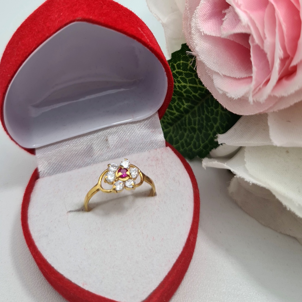 Cincin Emas Muda Bunga Putih Mata Merah